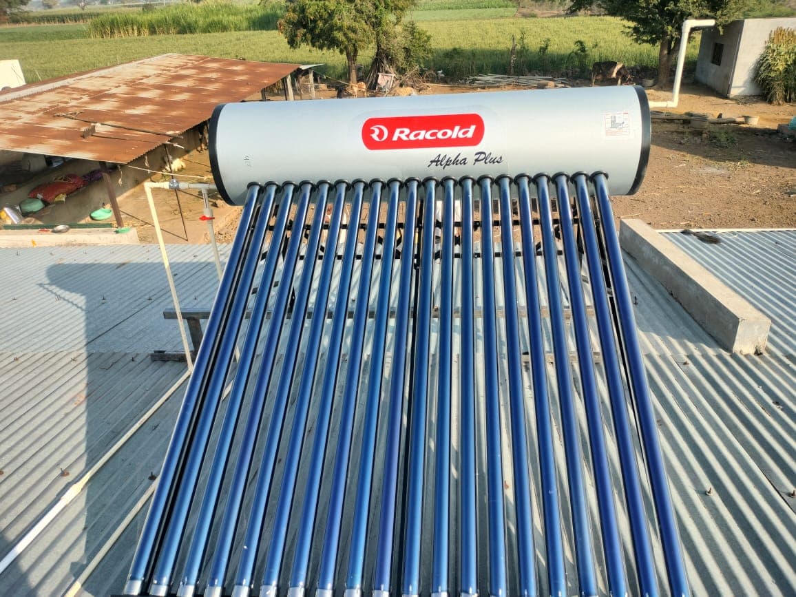 200 LPD Racold solar water heater installation at the Ghanwat residence in Kurwali